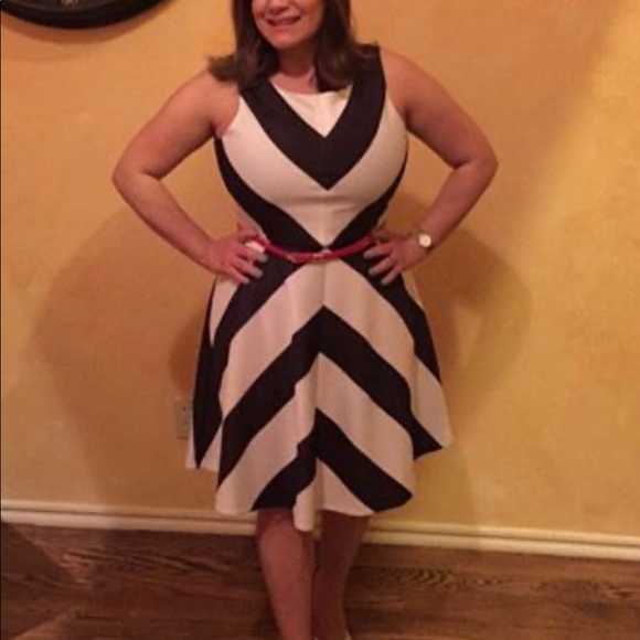 Gorgeous sleeveless dress - Picture 8 of 8